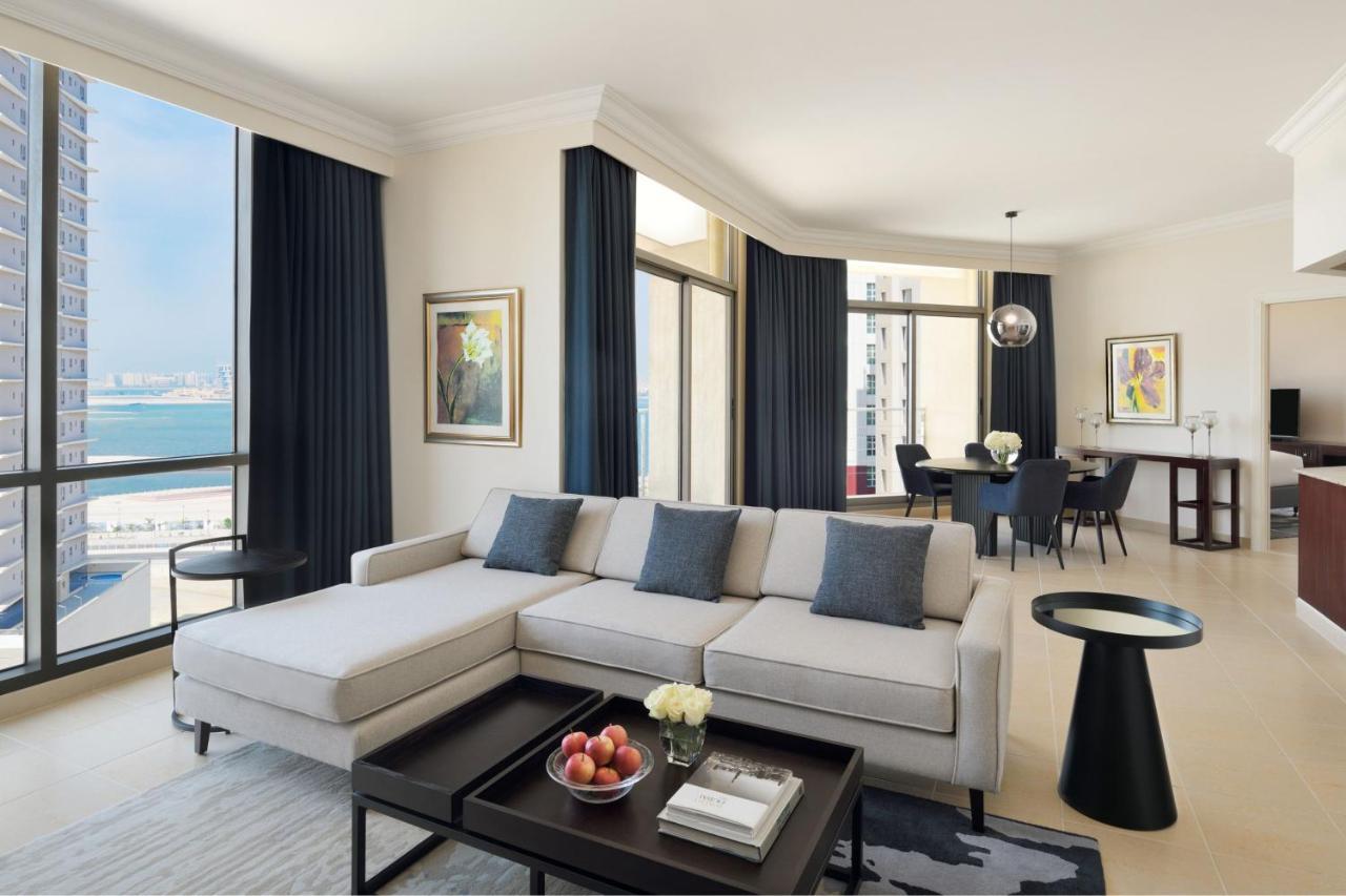Marriott Executive Apartments Manama, Bahrain Esterno foto A living room at the Jumeirah Atlantis