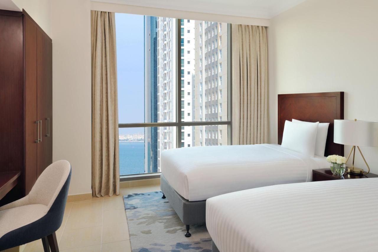 Marriott Executive Apartments Manama, Bahrain Esterno foto Guest room